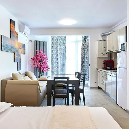 Malibu By Alz * Năvodari