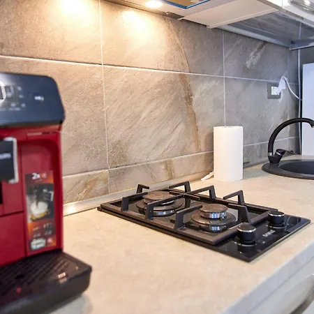 アパート Malibu By Alz